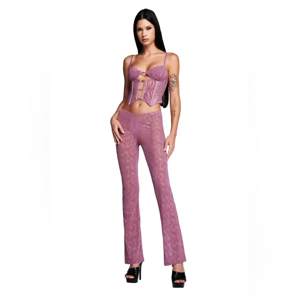 I am gia Elena top and Laurella pants in mauve